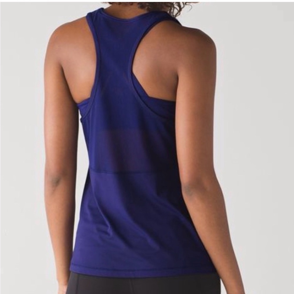Lululemon Fast As Light 2-in-1 sleeveless top in emperor blue. Size 6 - Picture 2 of 7